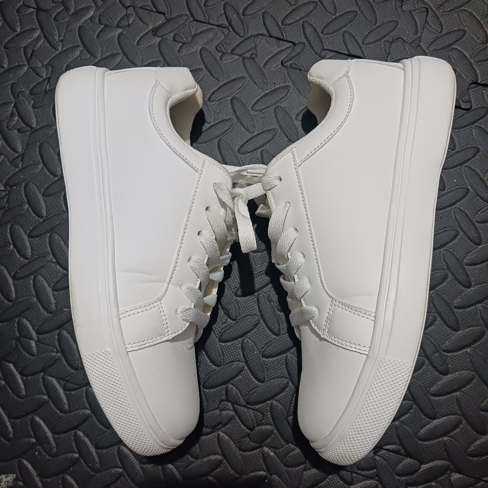 Women White Round Toe Basic Sneakers - Picture 2 of 10